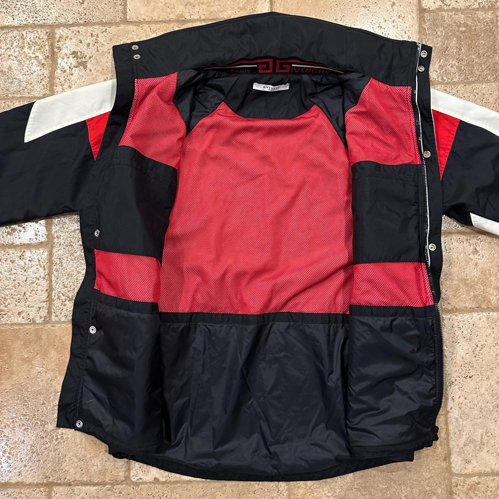 Givenchy Vintage Sports Sailing Zip Up Black / Red Jacket - Picture 4 of 16